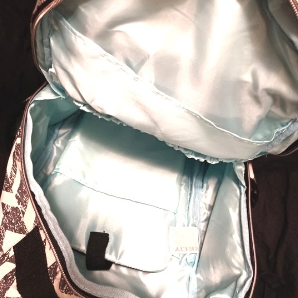 Kelty Backpack Chevron stripes & everything. - Picture 3 of 12